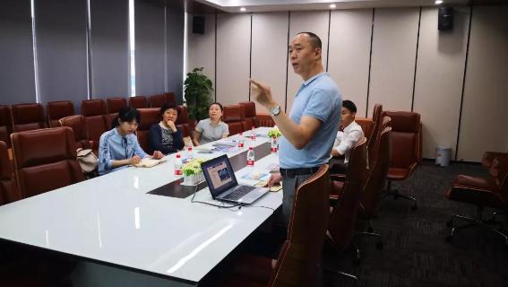 赣江南昌经开区领导受邀访问巨星国际加速器，为优质项目落地南昌创造新机遇